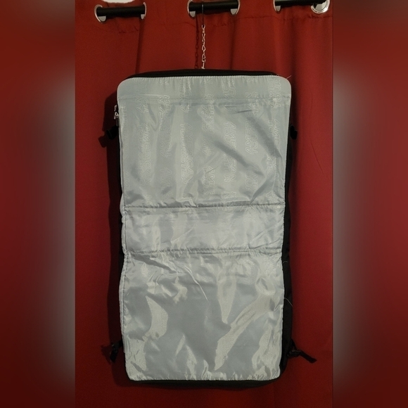 American Tourister Superset Garment Bag - black - NEW IN BOX  American Tourister Garment Bag Black​​​
